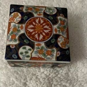 Vintage Collectible Porcelain Japanese Otagiri Imari (OMC) Trinket or Pill Box